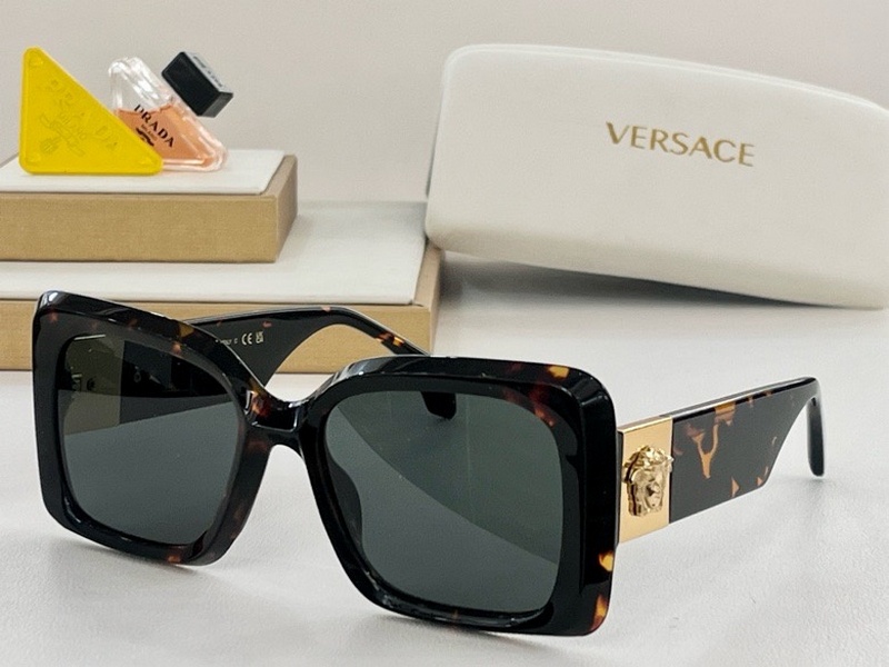 Versace Sunglasses 35